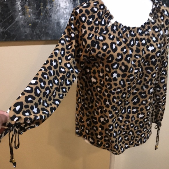 Michael Michael Kors Animal Print Pullon Ruffle Neckline Tie sleeves Top-Size P - Picture 7 of 8